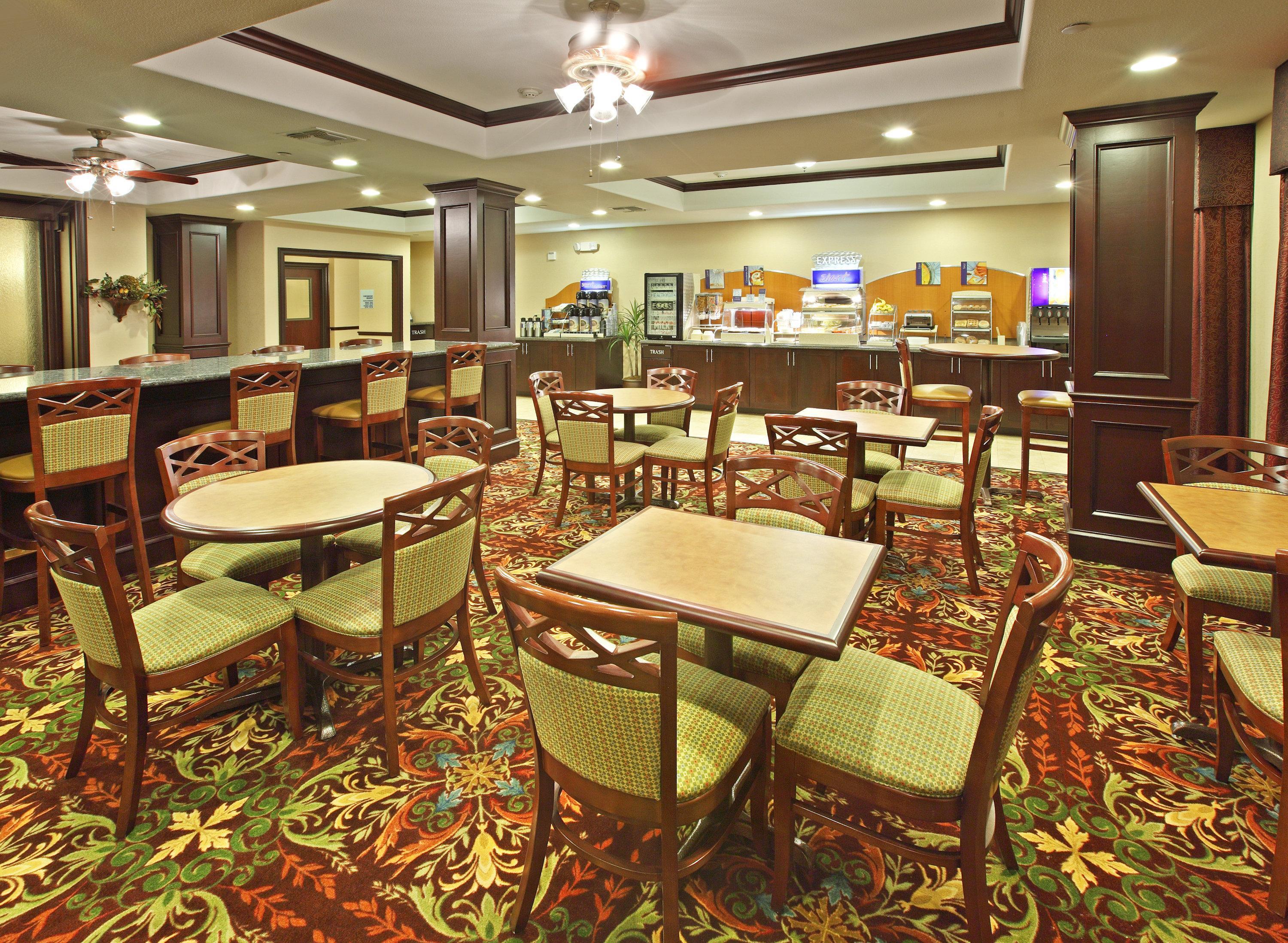 Holiday Inn Express Hotel & Suites Henderson - Traffic Star By Ihg Eksteriør billede