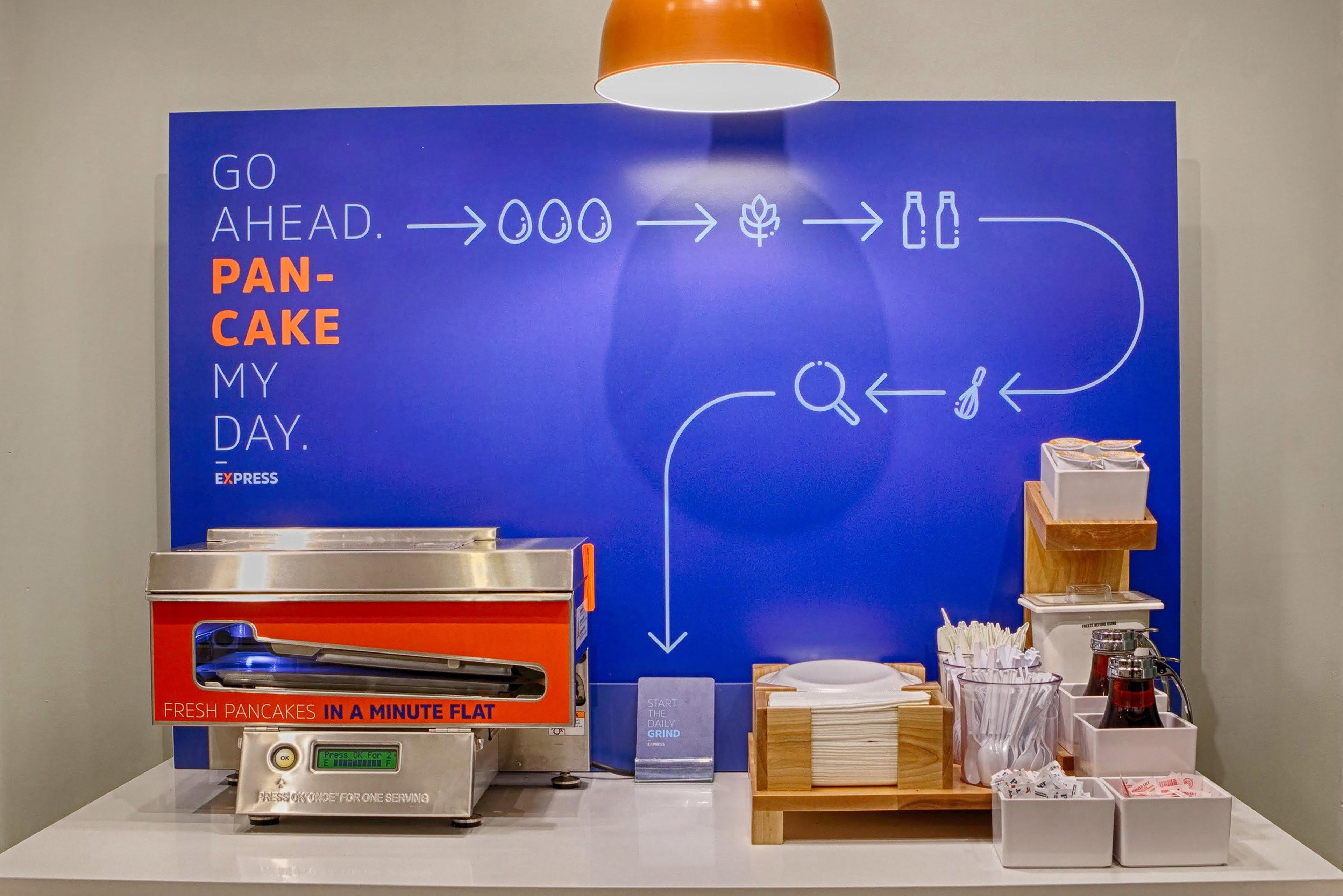 Holiday Inn Express Hotel & Suites Henderson - Traffic Star By Ihg Eksteriør billede