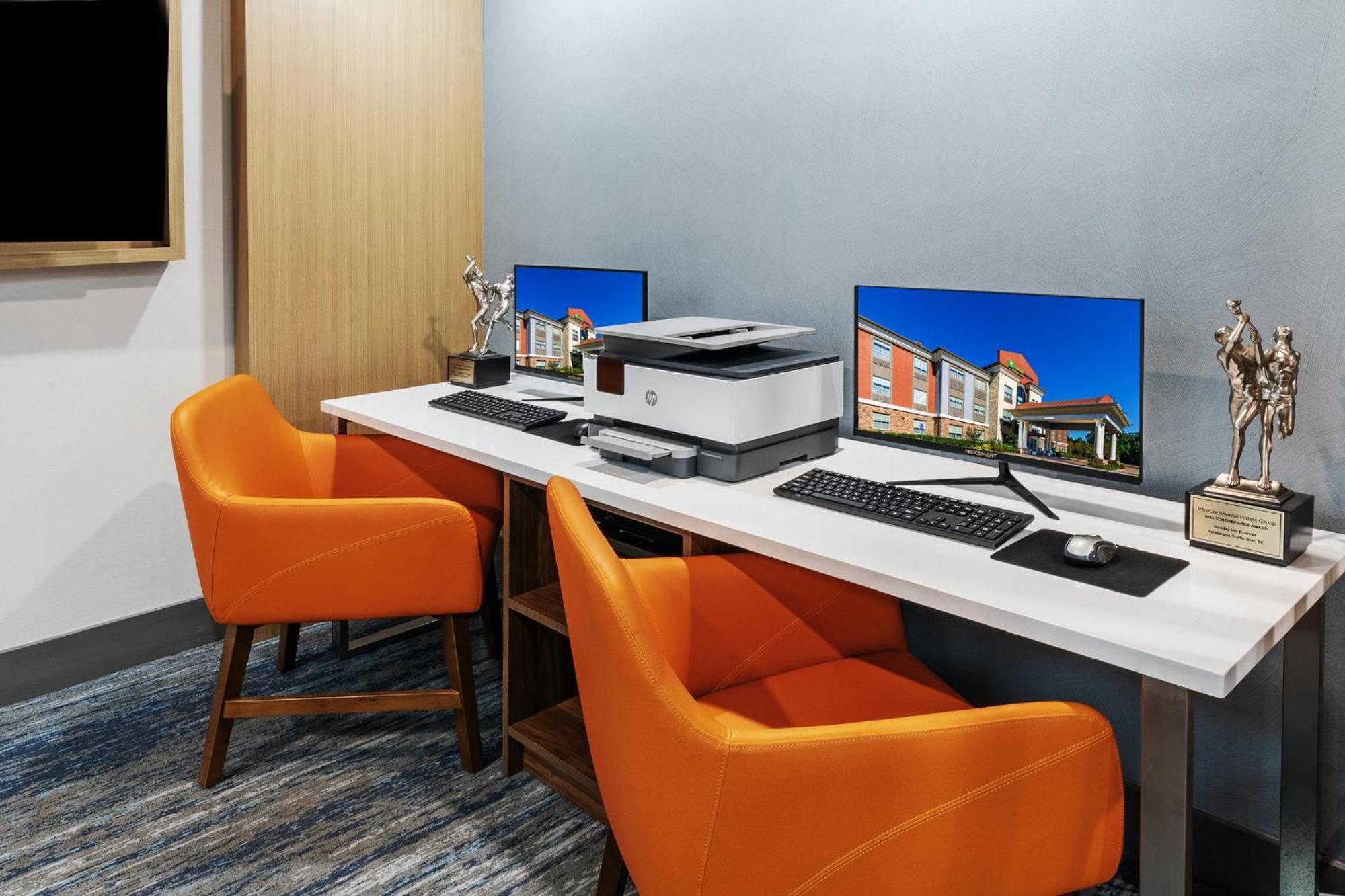 Holiday Inn Express Hotel & Suites Henderson - Traffic Star By Ihg Eksteriør billede