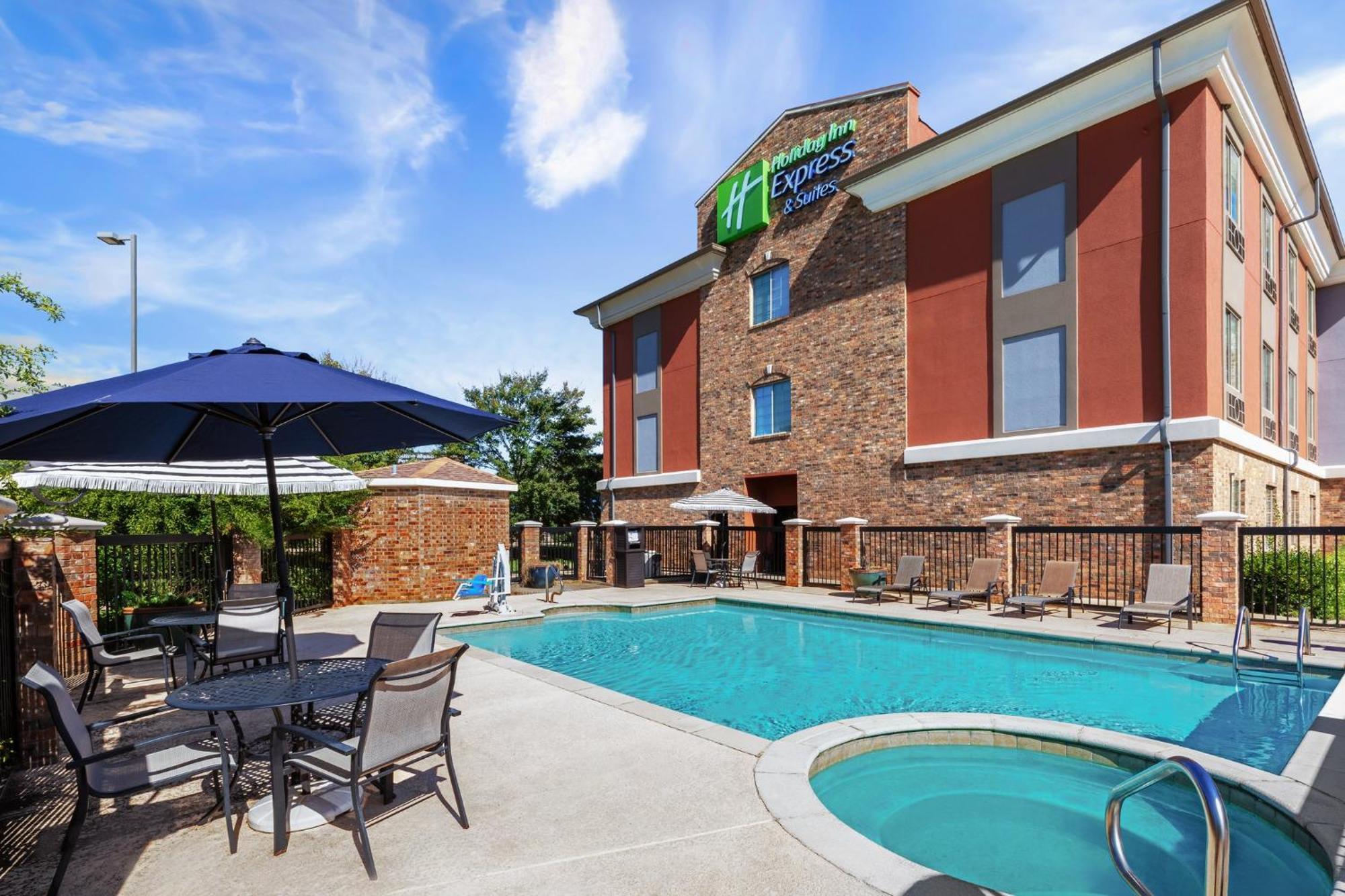 Holiday Inn Express Hotel & Suites Henderson - Traffic Star By Ihg Eksteriør billede