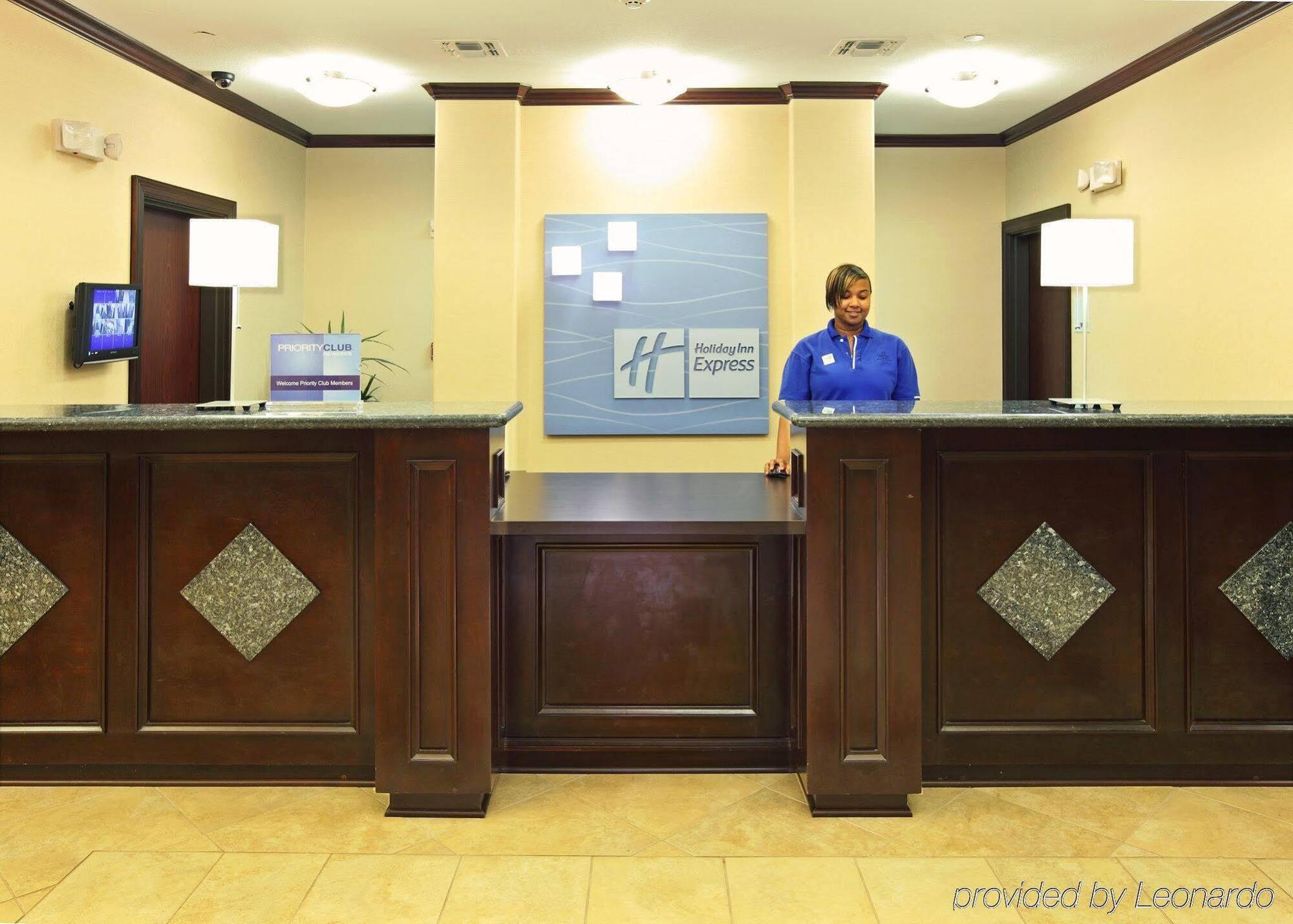 Holiday Inn Express Hotel & Suites Henderson - Traffic Star By Ihg Eksteriør billede